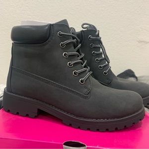 Women’s Boots
